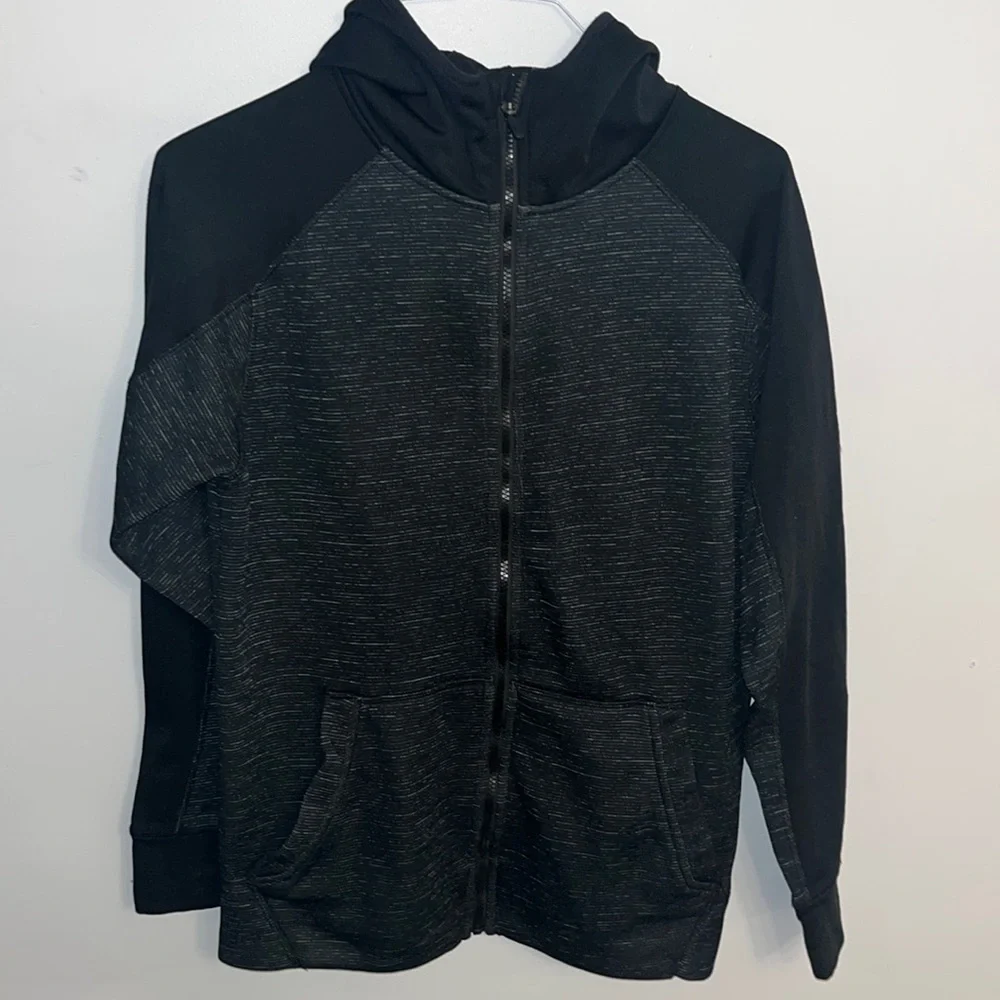 Champion men’s zip up sweater size M